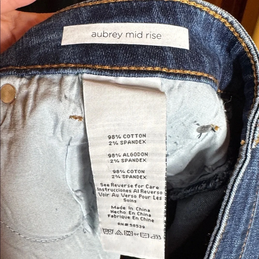NWT STS Blue Aubrey Mid Rise Denim Shorts 20W Plus Size Raw Hem Distressed